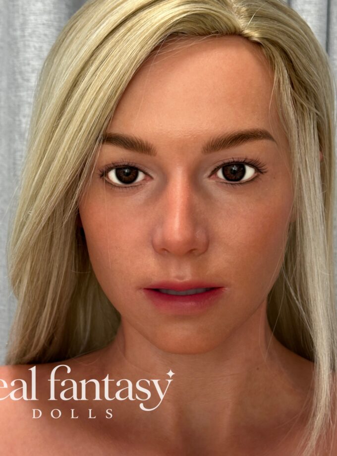 169cm (5'7") C-Cup Fusion Series (Head #Gwen) Full Silicone - Zelex